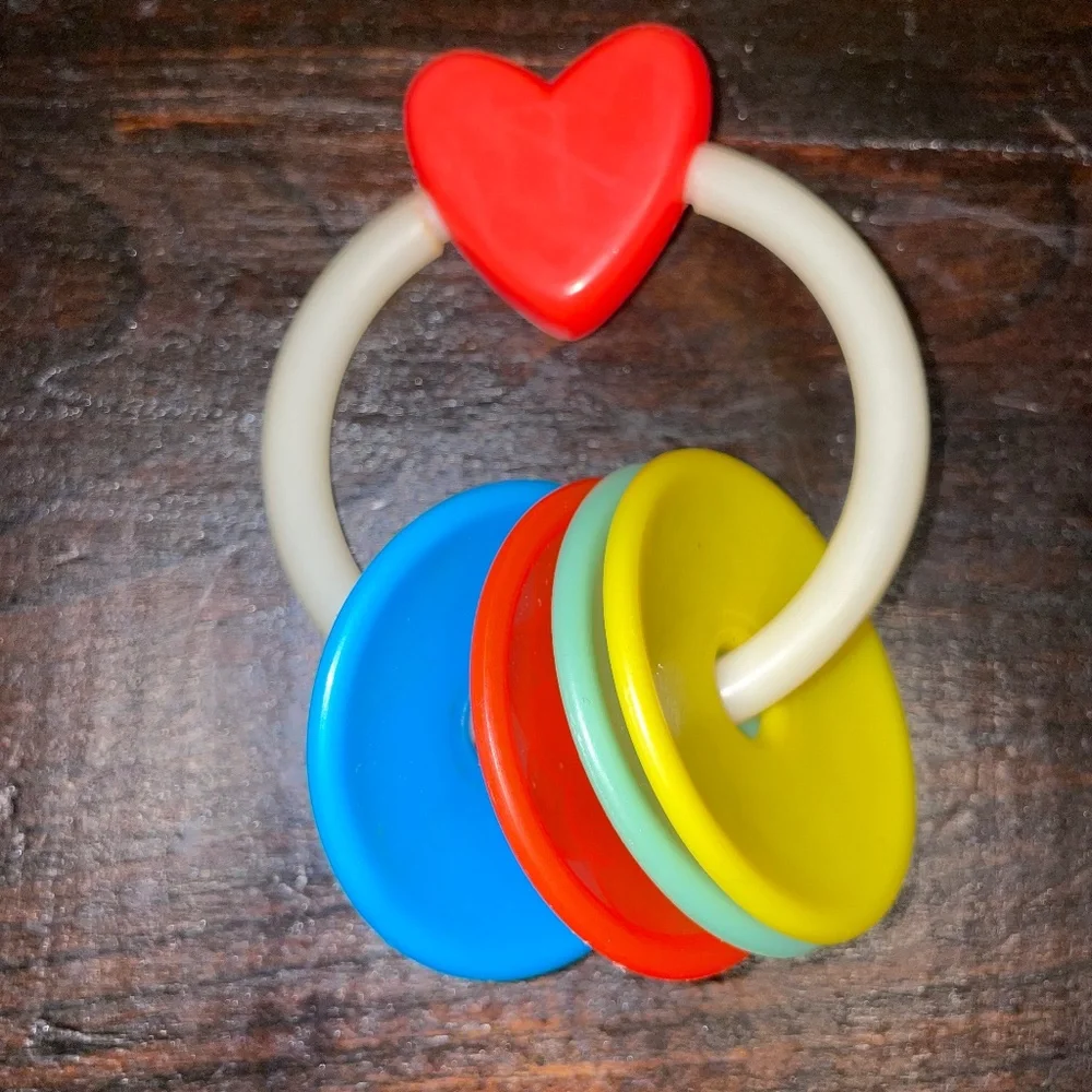Vintage Kidentials Rainbow Heart Baby Nursery Charms Toy 1987